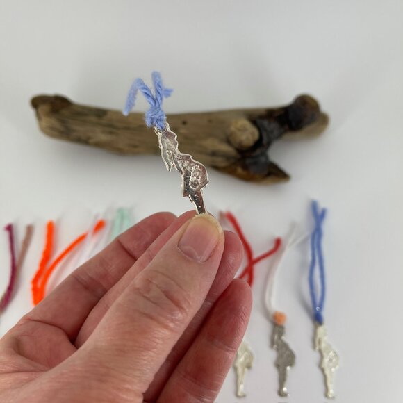 PREGNANCY MILAGRO . CHARM EX VOTO OFFERING . PREGNANT LADY WITH BABY BELLY . - Picture 9 of 16